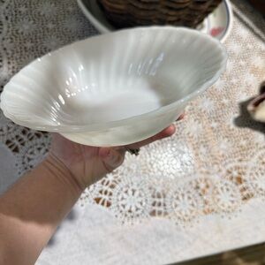 Vtg Fire king white swirl serving bowl